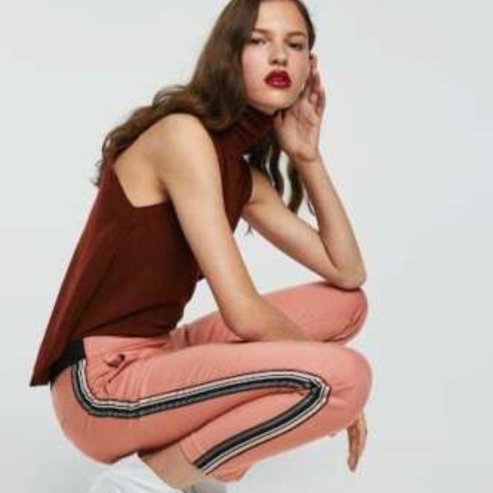 🧞‍♀️🧩 ZARA JOGGING PANTS WITH SIDE BAND